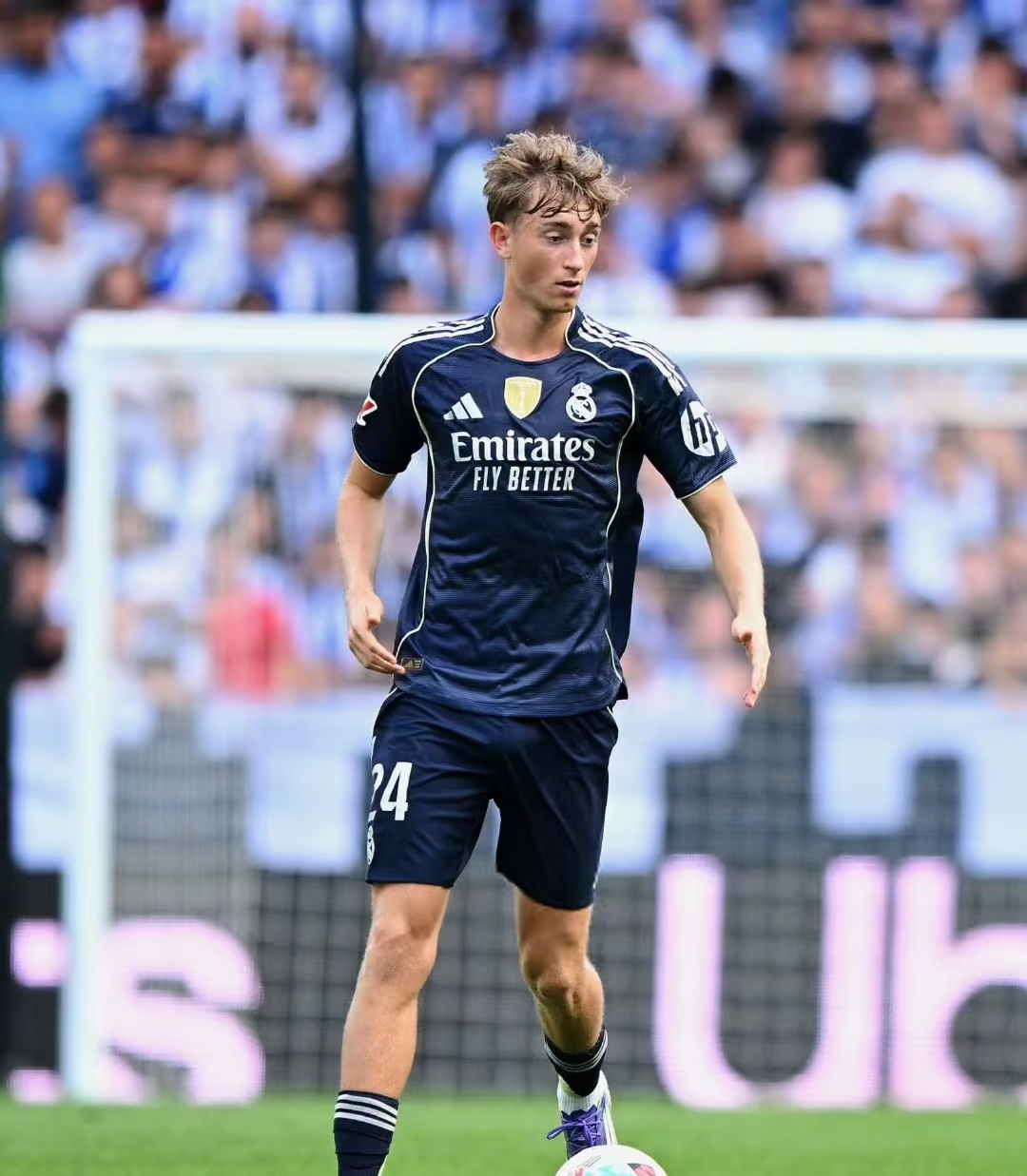 爱游戏中国-包含NBA总决赛倒计时，皇家马德里集结日外线爆发，细节引发关注，更衣室稳定，身体对抗强度拉满的词条