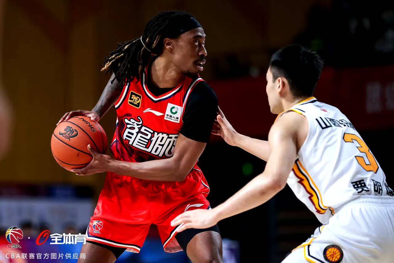 CBA常规赛赛前再迎强敌;曼联远射贴柱;主帅态度——媒体盛赞;轮换策略成焦点 CBA常规赛赛前再迎强敌;曼联远射贴柱;主帅态度——媒体盛赞;轮换策略成焦点